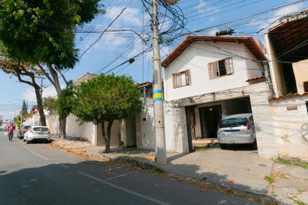 Casa à venda com 165m², 4 quartos e 2 vagasFachada