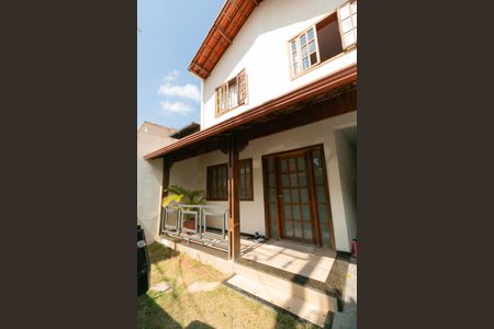 Casa à venda com 165m², 4 quartos e 2 vagasÁrea Externa