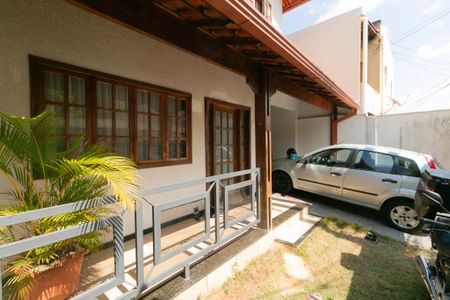 Casa à venda com 165m², 4 quartos e 2 vagasÁrea Externa