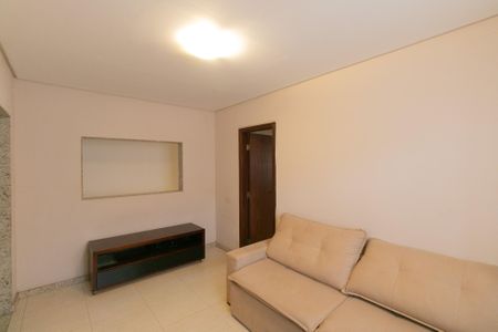 Casa à venda com 165m², 4 quartos e 2 vagasSala