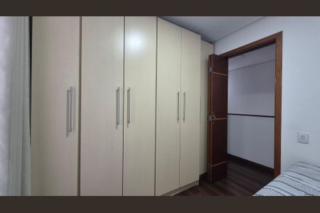 Casa à venda com 286m², 3 quartos e 5 vagas Casa à venda com 286m², 3 quartos e 5 vagasQuarto