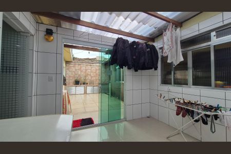 Casa à venda com 286m², 3 quartos e 5 vagas Casa à venda com 286m², 3 quartos e 5 vagasLavanderia