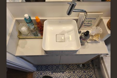 Apartamento à venda com 55m², 2 quartos e 1 vagaBanheiro Social