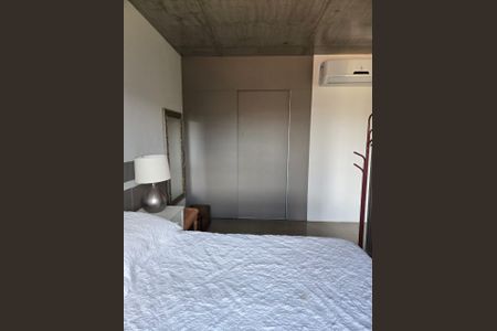 Quarto de apartamento à venda com 1 quarto, 70m² em Petrópolis, Porto Alegre