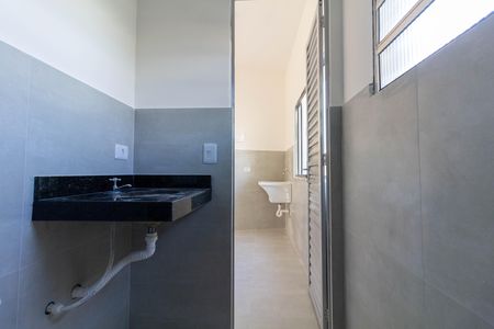 Banheiro de kitnet/studio para alugar com 1 quarto, 39m² em Jardim Belém, São Paulo