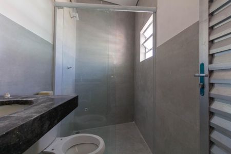 Banheiro de kitnet/studio para alugar com 1 quarto, 39m² em Jardim Belem, São Paulo