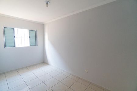 Quarto 2 de casa para alugar com 2 quartos, 55m² em Jardim Oriental, São Paulo