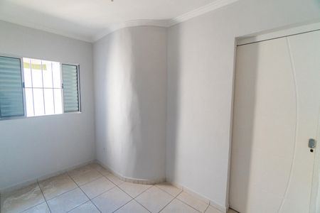 Quarto 1 de casa para alugar com 2 quartos, 55m² em Jardim Oriental, São Paulo