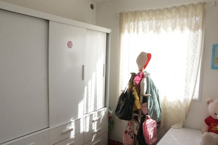 Quarto 2 de apartamento para alugar com 2 quartos, 47m² em Vila Bandeirantes, Nova Iguaçu