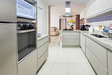 Apartamento para alugar com 145m², 3 quartos e 3 vagas Apartamento para alugar com 145m², 3 quartos e 3 vagasCozinha