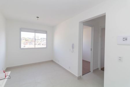 Apartamento para alugar com 2 quartos, 430540m² em Vila Carmosina, São Paulo