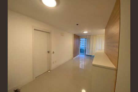 Sala de apartamento para alugar com 2 quartos, 78m² em Barra Olímpica, Rio de Janeiro