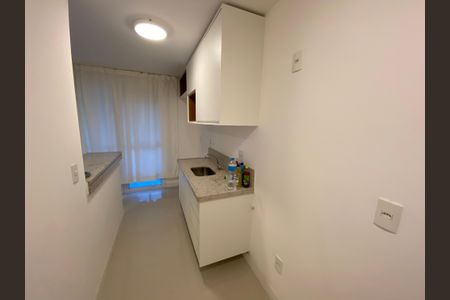 Cozinha de apartamento para alugar com 2 quartos, 78m² em Barra Olímpica, Rio de Janeiro
