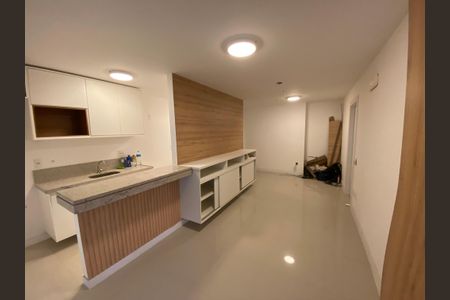 Sala de apartamento para alugar com 2 quartos, 78m² em Barra Olímpica, Rio de Janeiro