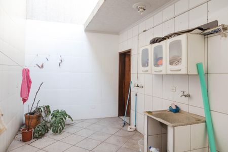 Casa à venda com 294m², 3 quartos e 2 vagas Casa à venda com 294m², 3 quartos e 2 vagasLavanderia