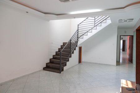 Casa à venda com 294m², 3 quartos e 2 vagas Casa à venda com 294m², 3 quartos e 2 vagasSala