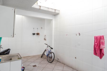 Casa à venda com 294m², 3 quartos e 2 vagas Casa à venda com 294m², 3 quartos e 2 vagasLavanderia