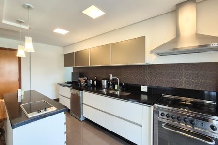 Apartamento à venda com 204m², 3 quartos e 3 vagasCozinha - Armários