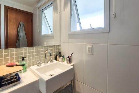 Apartamento à venda com 204m², 3 quartos e 3 vagasBanheiro da Suíte 2