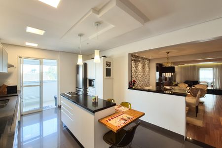 Apartamento à venda com 204m², 3 quartos e 3 vagasCozinha - Armários