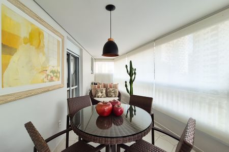 Apartamento à venda com 204m², 3 quartos e 3 vagasVaranda da suíte