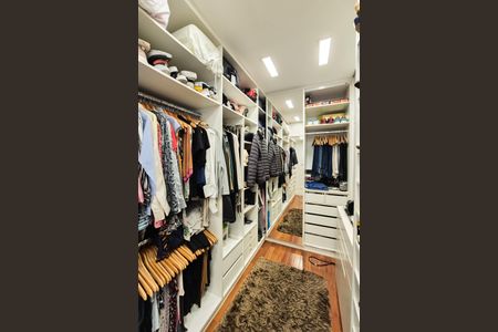 Apartamento à venda com 204m², 3 quartos e 3 vagasCloset da Suíte 1