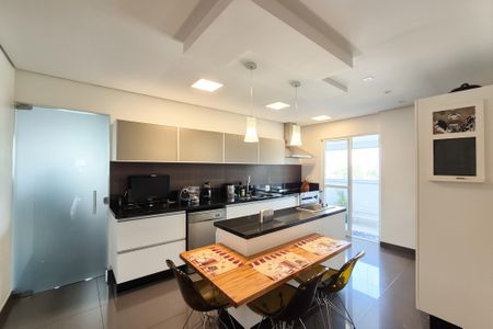 Apartamento à venda com 204m², 3 quartos e 3 vagasCozinha - Armários