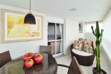 Apartamento à venda com 204m², 3 quartos e 3 vagasVaranda da suíte