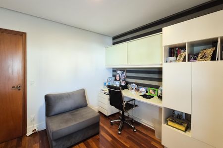 Apartamento à venda com 204m², 3 quartos e 3 vagasSuíte 2