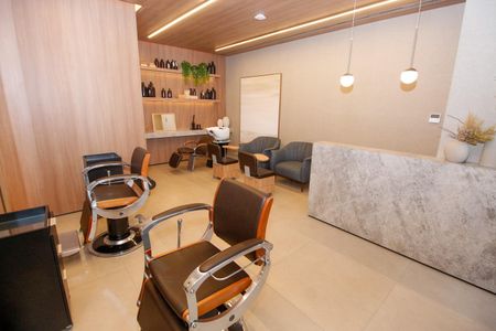 Apartamento para alugar com 186m², 3 quartos e 2 vagas Apartamento para alugar com 186m², 3 quartos e 2 vagasÁrea comum -Salão de Beleza
