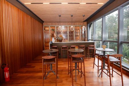 Apartamento para alugar com 186m², 3 quartos e 2 vagas Apartamento para alugar com 186m², 3 quartos e 2 vagasÁrea comum - Salão de festas