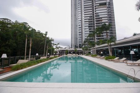 Apartamento para alugar com 186m², 3 quartos e 2 vagas Apartamento para alugar com 186m², 3 quartos e 2 vagasÁrea comum - Piscina