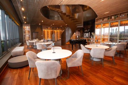 Apartamento para alugar com 186m², 3 quartos e 2 vagas Apartamento para alugar com 186m², 3 quartos e 2 vagasÁrea comum - Salão de festas