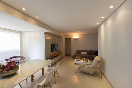 Apartamento à venda com 94m², 3 quartos e 2 vagas Apartamento à venda com 94m², 3 quartos e 2 vagasSala