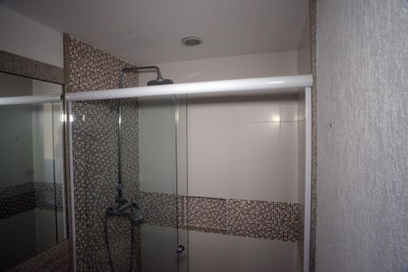 Apartamento à venda com 307m², 4 quartos e 3 vagas Apartamento à venda com 307m², 4 quartos e 3 vagasBanheiro da Suíte 1