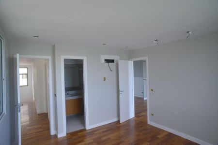 Apartamento à venda com 307m², 4 quartos e 3 vagas Apartamento à venda com 307m², 4 quartos e 3 vagasSuíte 1