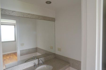 Apartamento à venda com 307m², 4 quartos e 3 vagas Apartamento à venda com 307m², 4 quartos e 3 vagasBanheiro Suíte 3