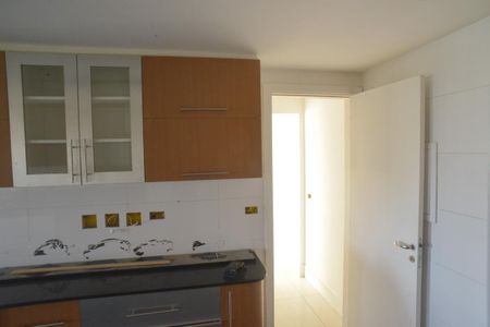 Apartamento à venda com 307m², 4 quartos e 3 vagas Apartamento à venda com 307m², 4 quartos e 3 vagasCozinha