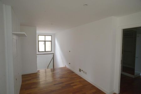 Apartamento à venda com 307m², 4 quartos e 3 vagas Apartamento à venda com 307m², 4 quartos e 3 vagasHall Superior