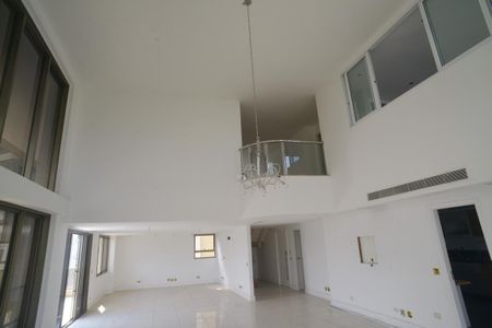 Apartamento à venda com 307m², 4 quartos e 3 vagas Apartamento à venda com 307m², 4 quartos e 3 vagasSala