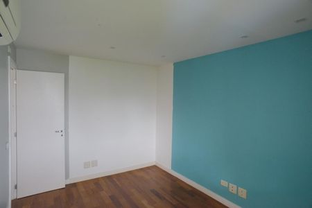 Apartamento à venda com 307m², 4 quartos e 3 vagas Apartamento à venda com 307m², 4 quartos e 3 vagasSuíte 2