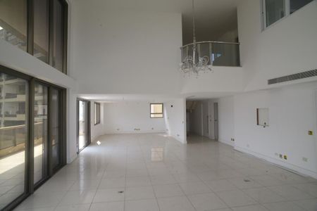 Apartamento à venda com 307m², 4 quartos e 3 vagas Apartamento à venda com 307m², 4 quartos e 3 vagasSala