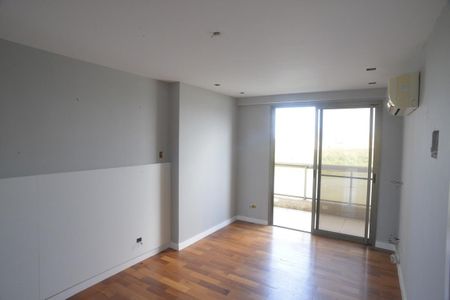 Apartamento à venda com 307m², 4 quartos e 3 vagas Apartamento à venda com 307m², 4 quartos e 3 vagasSuíte Principal