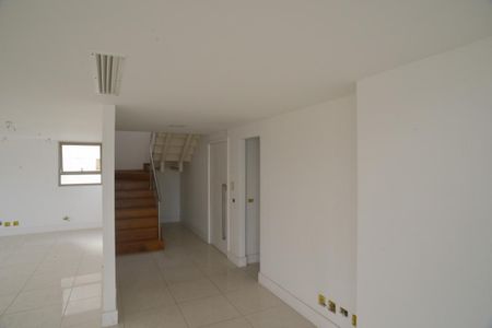 Apartamento à venda com 307m², 4 quartos e 3 vagas Apartamento à venda com 307m², 4 quartos e 3 vagasSala