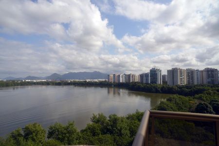 Apartamento à venda com 307m², 4 quartos e 3 vagas Apartamento à venda com 307m², 4 quartos e 3 vagasVista da Varanda