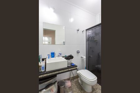 Casa à venda com 480m², 5 quartos e 5 vagas Casa à venda com 480m², 5 quartos e 5 vagasBanheiro da Suíte 3