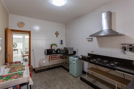 Casa à venda com 480m², 5 quartos e 5 vagas Casa à venda com 480m², 5 quartos e 5 vagasCozinha