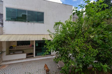 Casa à venda com 480m², 5 quartos e 5 vagas Casa à venda com 480m², 5 quartos e 5 vagasVista Suíte 3