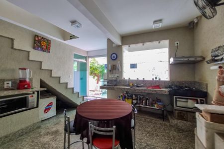 Casa à venda com 480m², 5 quartos e 5 vagas Casa à venda com 480m², 5 quartos e 5 vagasÁrea gourmet