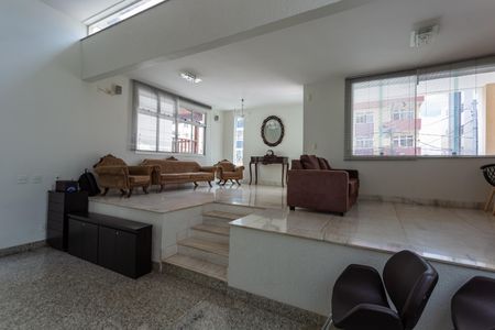 Sala de casa à venda com 5 quartos, 480m² em Santa Tereza, Belo Horizonte